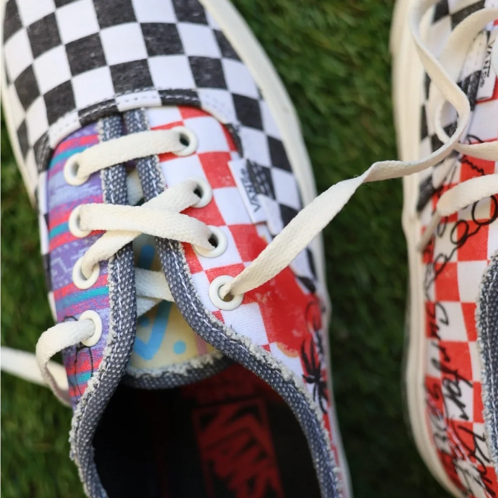 Stranger Things Argyle Surfer Boy Pizza Vans Like New EUC Women’s 7.5 or Men’s 6 - Picture 6 of 12